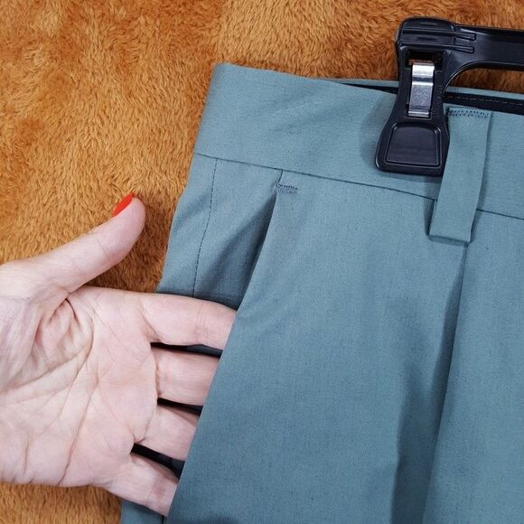 HUGO BOSS Pants Mens Sz 36 Green Pleated Lightweight Regular Fit Unfinished Hem - Picture 2 of 9